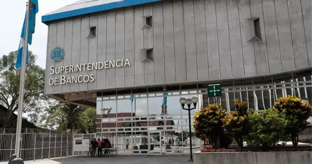 Supervisión y Cumplimiento: ¿Quién Vigila la Ley?