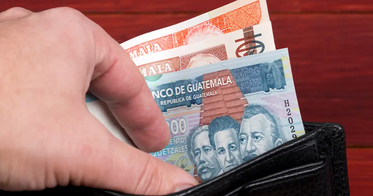 Tarjeta de Crédito a Efectivo Algo que Pensar dos Veces