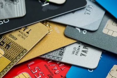 Ventajas y Desventajas de las Tarjetas de Crédito- ¿Son un Aliado o un Enemigo Financiero?