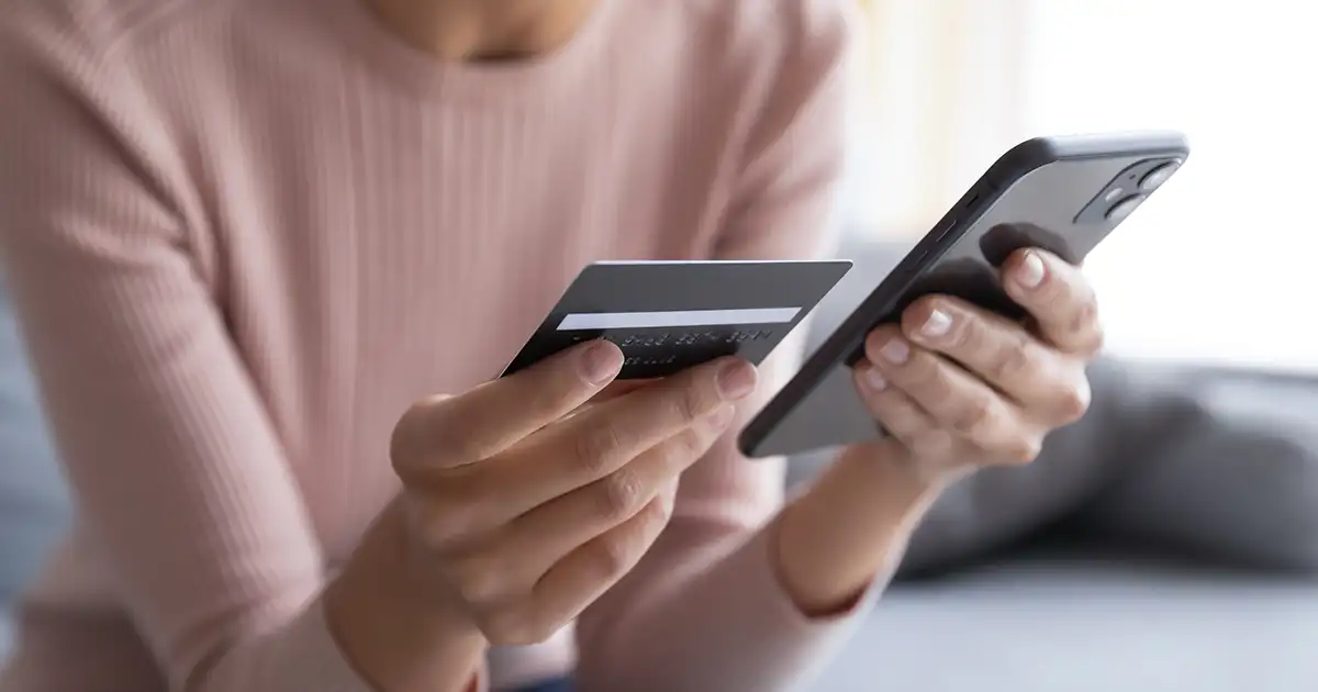 ¿Es Seguro Poner mi Tarjeta de Crédito cerca del Móvil? Mitos y Verdades