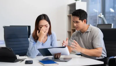 ¿Qué Significa que una Tarjeta de Crédito esté Sobregirada y Qué Hacer al Respecto?